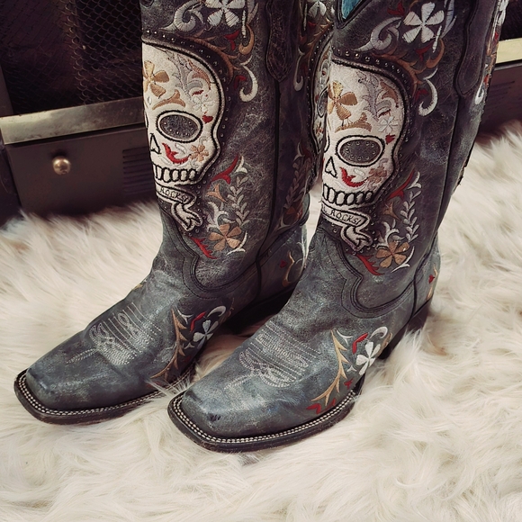 Corral Embroidered Skull Western Boots - Picture 2 of 10